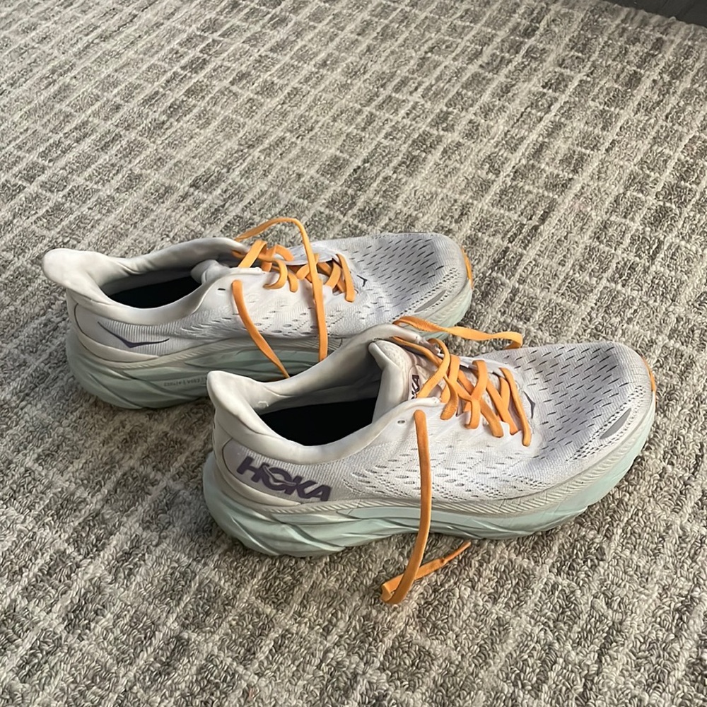 Hoka Clifton 8